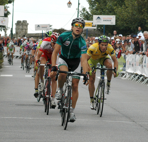 Guillaume in Green jersey winning Stage 3 at Mi-AoA?A>>t en Bretagne UCI 2.2 in France.[P]Cycle Sport Management Inc.