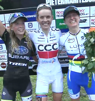 Final podium (l-r) Batty 2nd, Wloszczowska 1st, Pendrel 3rd.