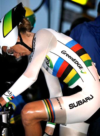 http://pedalmag.com/wp-content/uploads/2012/04/Arndt-CORVOS_00019172-018.jpg